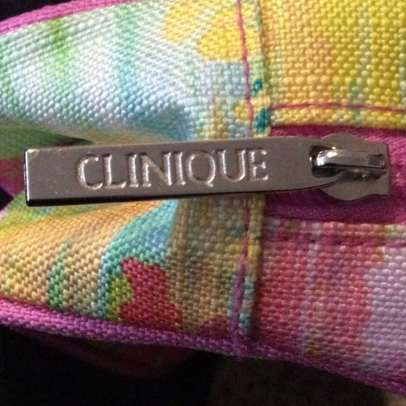 Clinique Multicolored Cosmetic Bag - Picture 6 of 6